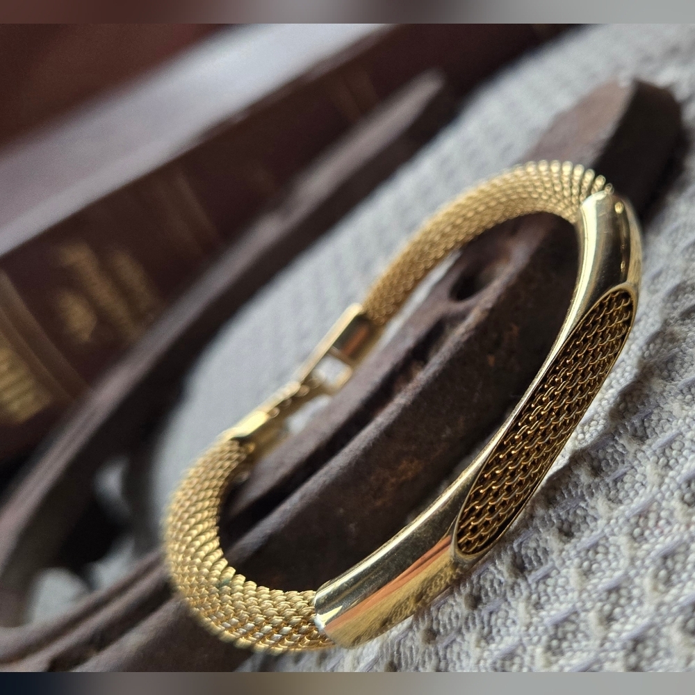 Avon Gold Tone Mesh Bracelet